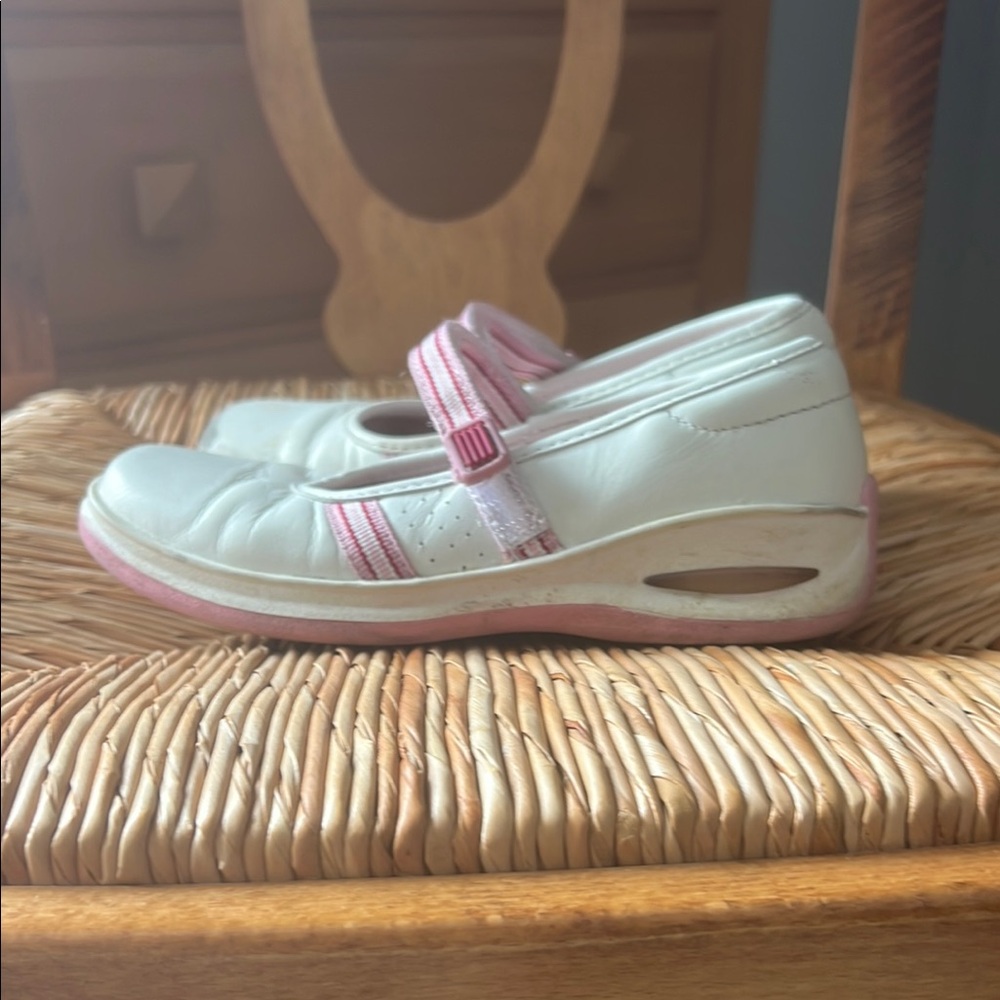 Stride Rite Kids White and Pink Shoes